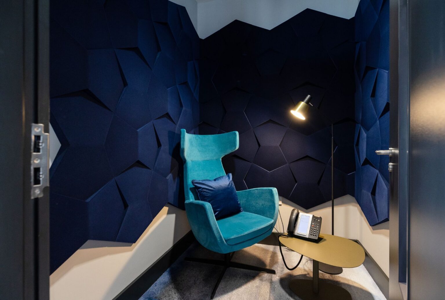 Understanding acoustics and acoustic design in offices